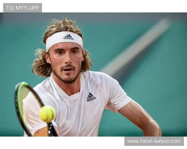 梅德韦杰夫击败纳达尔晋级法网四强 赛季状态回暖引关注